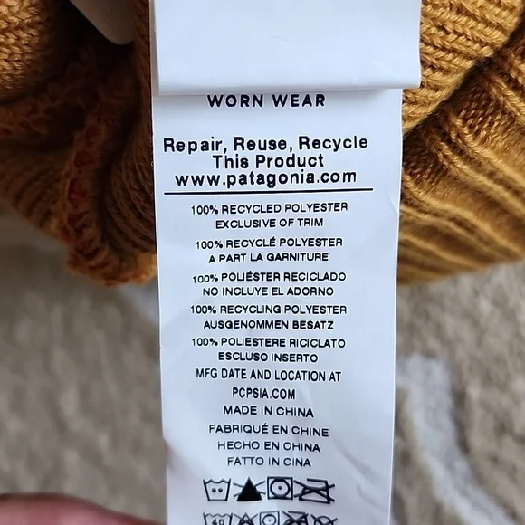 Patagonia Powder Town Beanie NWT - Picture 5 of 5